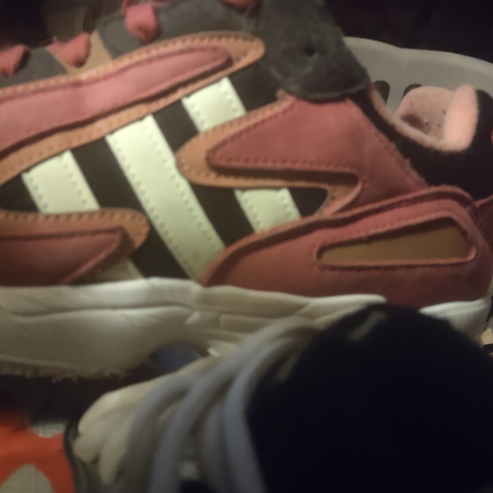 Shoes - Picture 6 of 9